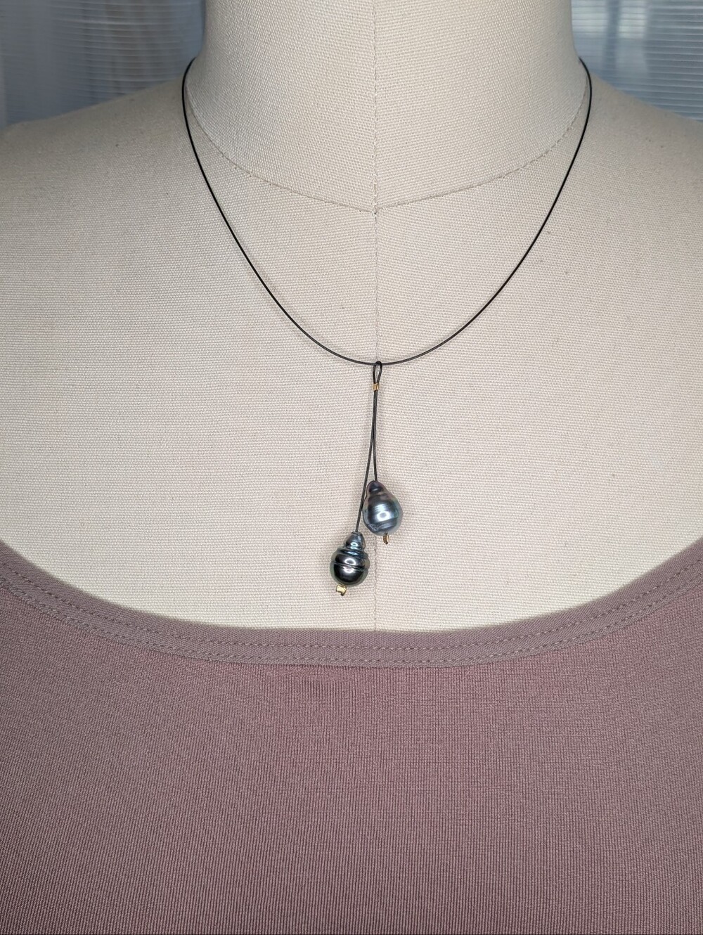 Genuine Tahitian Black Pearl Minimalist Cord Lariat Drop Necklace Peacock Lustre